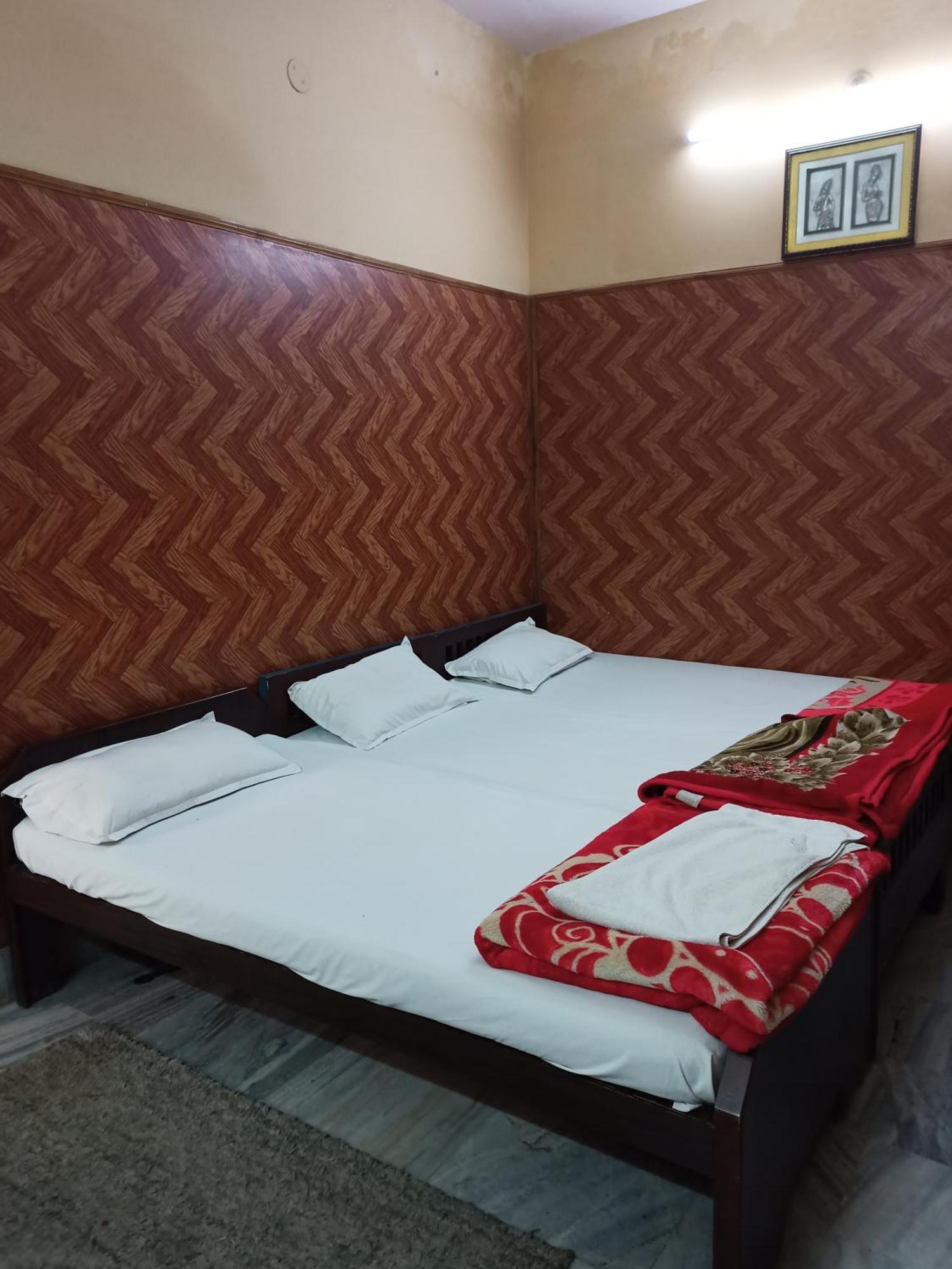 Teerth Guest House Varanasi Exterior photo