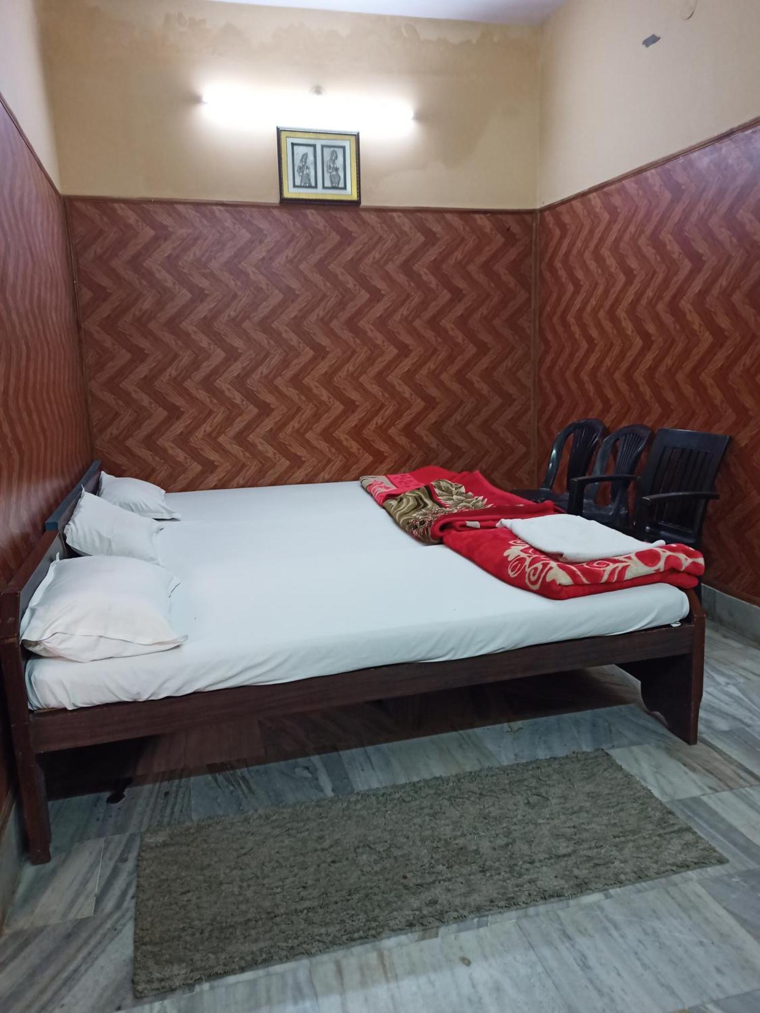 Teerth Guest House Varanasi Exterior photo
