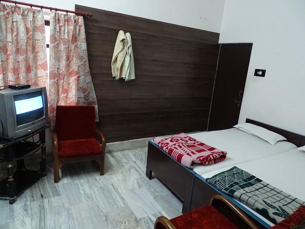 Teerth Guest House Varanasi Exterior photo